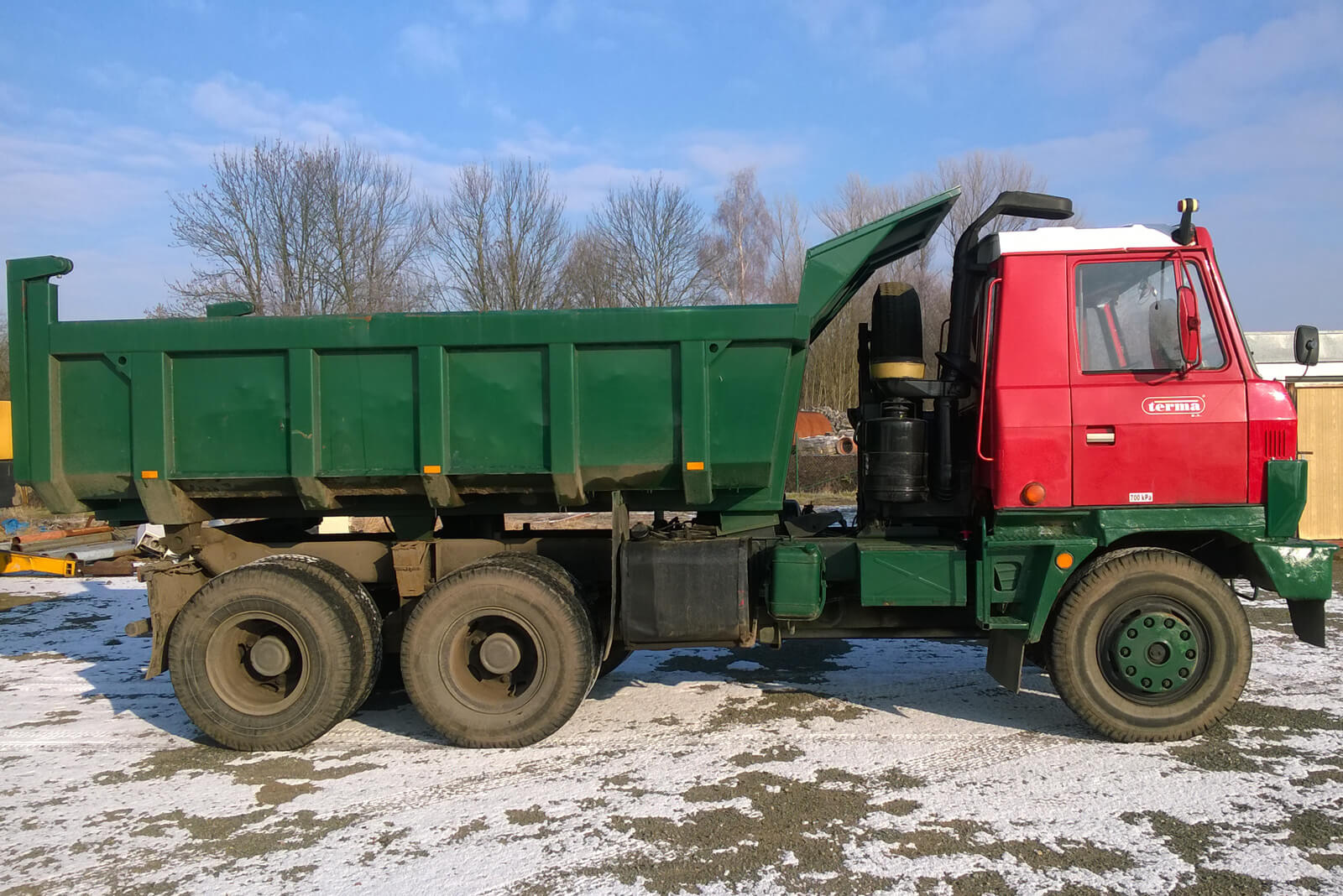 Foto: Nákladní automobil sklápěč TATRA 815